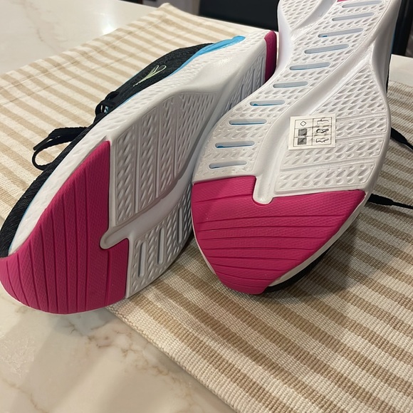 NEW SKETCHERS AIR COOLED MEMORY FOAM RUNNERS - Picture 6 of 9